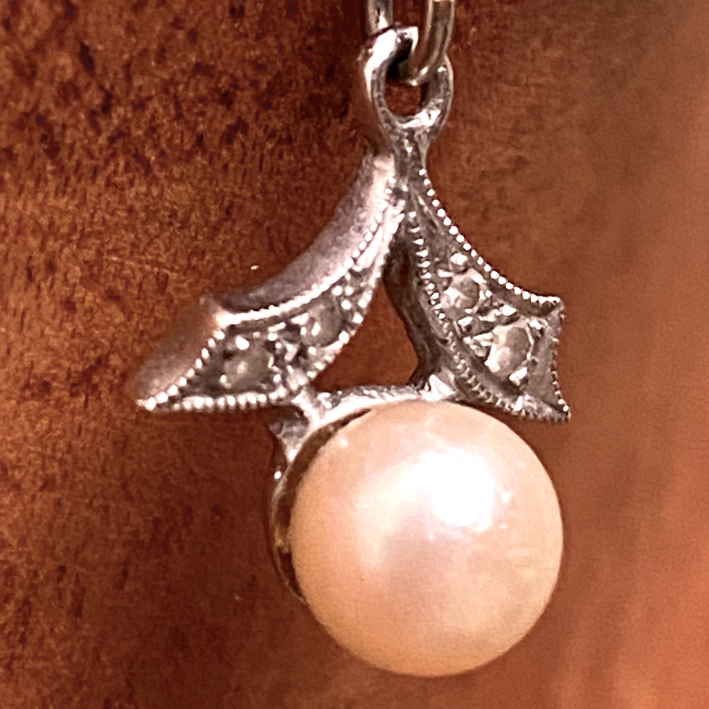 Solid 14k  Diamond  Pearl Necklace